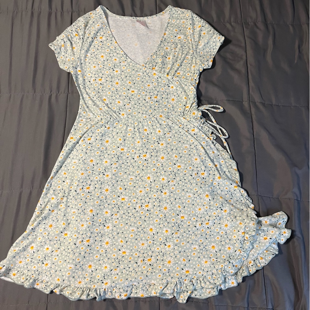 No Boundaries Dress Size Medium